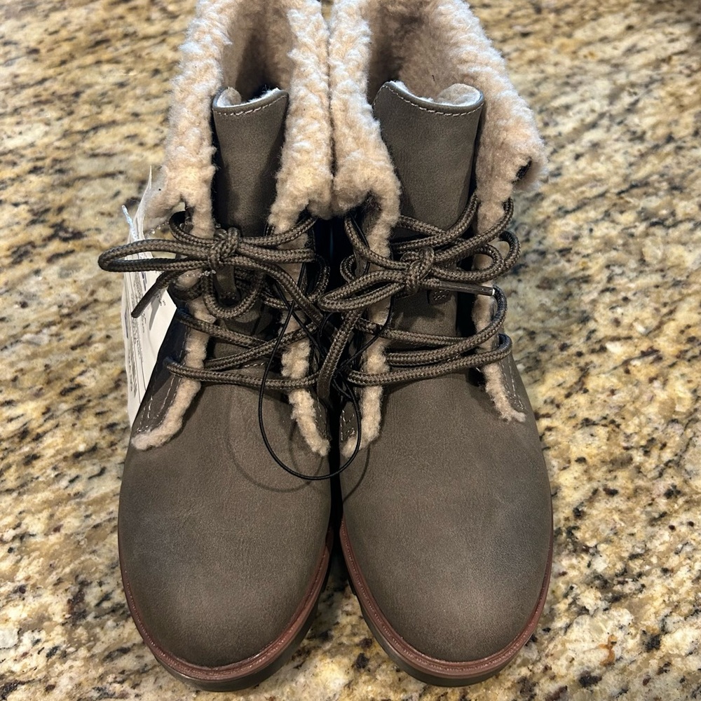 Women's Gray Winter Boots
